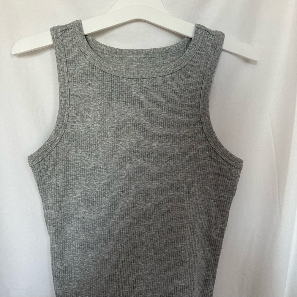 Nine West Essential XS grey halter tank. pit to pit: 14”. length: 24”.
